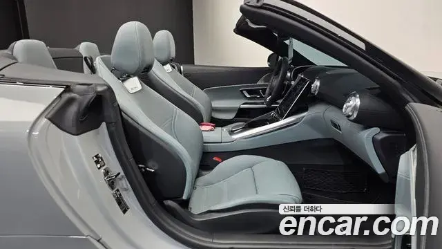 Mercedes-Benz SL-Class 2023 — Photo 28/40