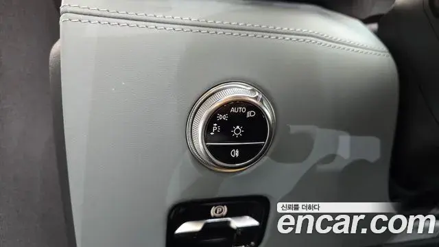 Mercedes-Benz SL-Class 2023 — Photo 22/40