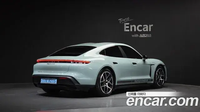 Porsche Taycan 2024 — ფოტო 6/31