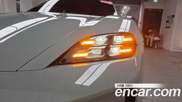 Porsche Taycan 2024 — ფოტო 31/31