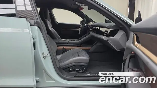 Porsche Taycan 2024 — ფოტო 3/31