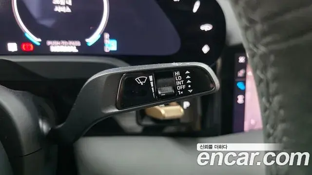 Porsche Taycan 2024 — ფოტო 23/31