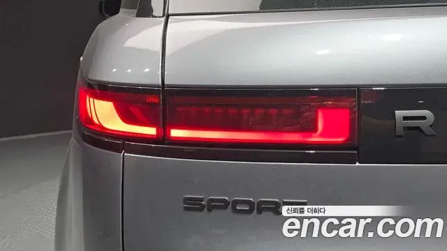 Land Rover Range Rover Sport 2025 — ფოტო 28/35