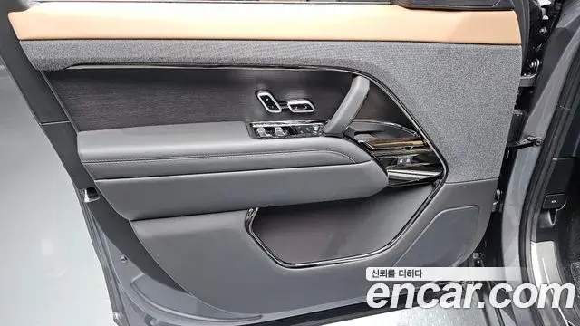 Land Rover Range Rover Sport 2025 — ფოტო 21/35