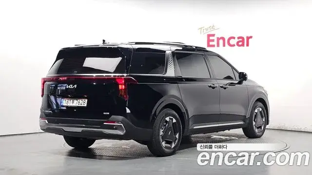 Kia Carnival 2024 — Photo 27/35