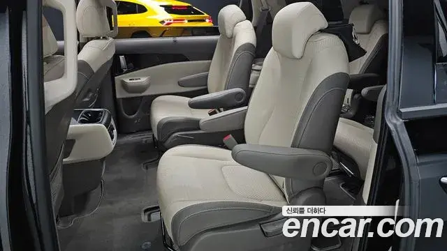 Kia Carnival 2024 — Photo 16/35