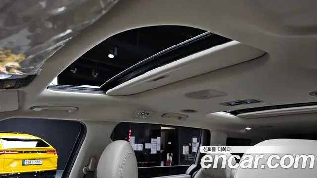 Kia Carnival 2024 — Photo 18/35