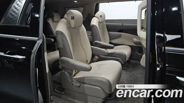 Kia Carnival 2024 — Photo 22/35