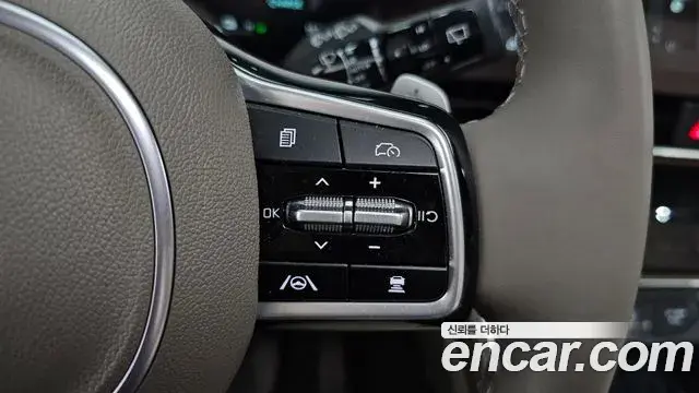 Kia Carnival 2024 — Photo 7/35