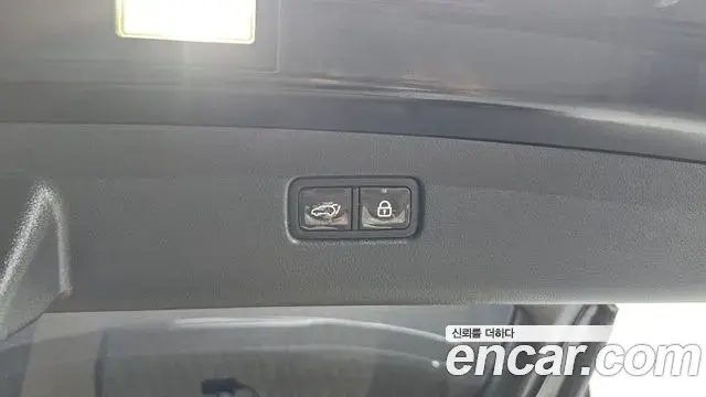 Genesis GV70 2021 — Şəkil 30/34