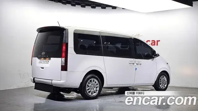 Hyundai Staria 2022 — Фото 2/20