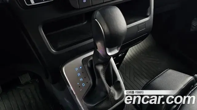 Hyundai Staria 2022 — Фото 9/20