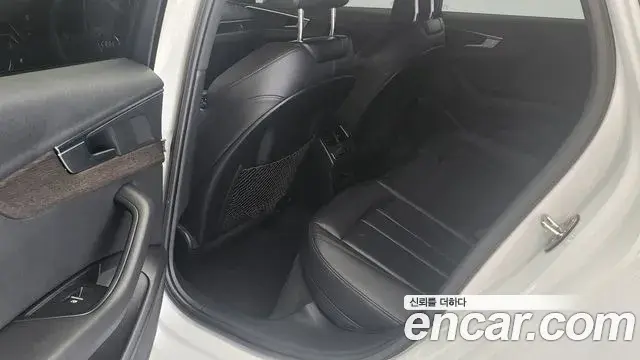 Audi A4 2019 — ფოტო 14/20