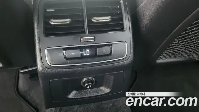 Audi A4 2019 — ფოტო 13/20
