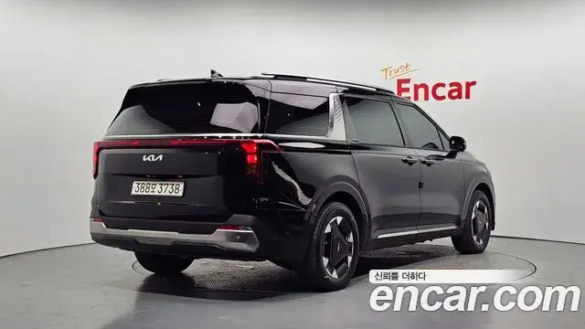 Kia Carnival 2024 — Фото 2/20