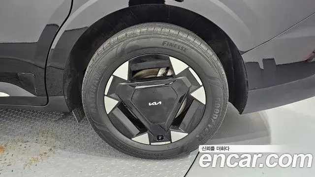 Kia Carnival 2024 — ფოტო 3/32