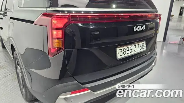 Kia Carnival 2024 — ფოტო 11/32