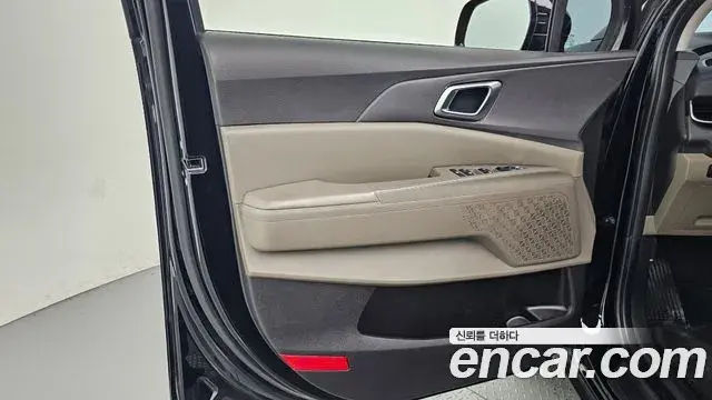 Kia Carnival 2024 — ფოტო 4/32