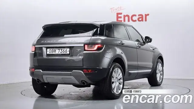 Land Rover Range Rover Evoque 2018 — Photo 12/30