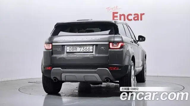 Land Rover Range Rover Evoque 2018 — Photo 18/30