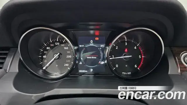 Land Rover Range Rover Evoque 2018 — Photo 13/30