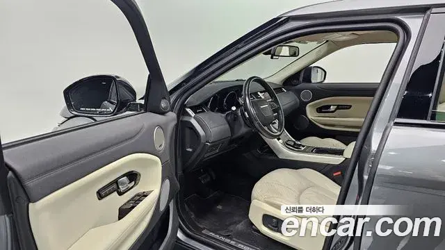 Land Rover Range Rover Evoque 2018 — Photo 8/30