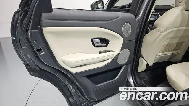 Land Rover Range Rover Evoque 2018 — Photo 11/30
