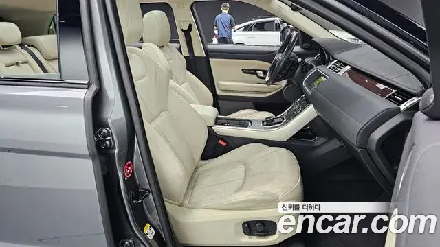 Land Rover Range Rover Evoque 2018 — Photo 30/30
