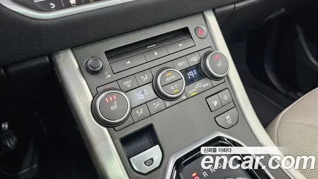 Land Rover Range Rover Evoque 2018 — Photo 5/30