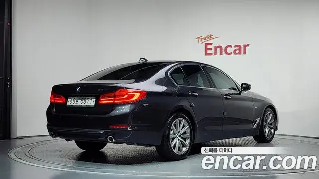 BMW 5 Series 2018 — Фото 1/20