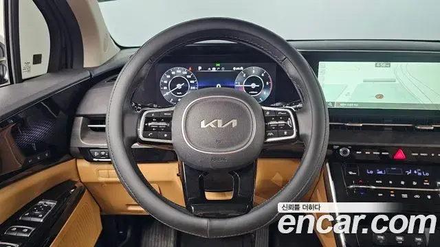 Kia Carnival 2023 — Фото 13/20