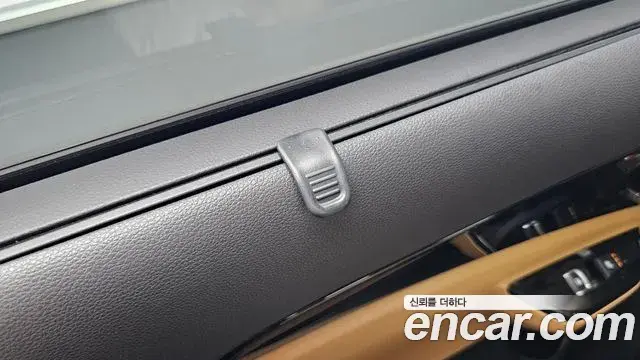 Kia Carnival 2023 — Фото 16/20