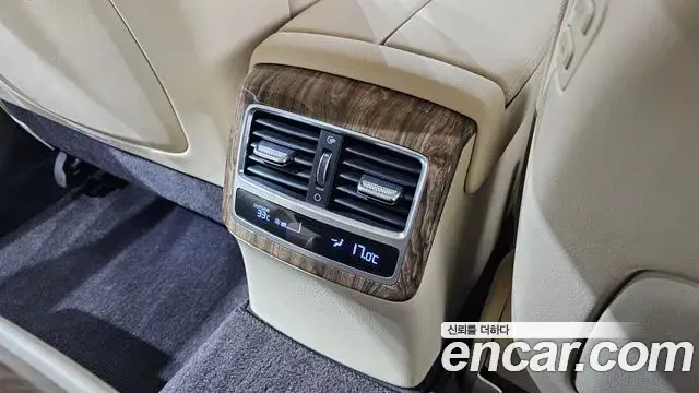 Kia The K9 2018 — Photo 19/31