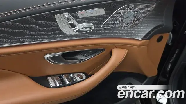 Mercedes-Benz AMG GT 2023 — Фото 19/20