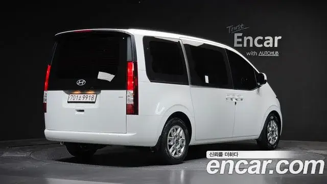 Hyundai Staria 2024 — Фото 2/20