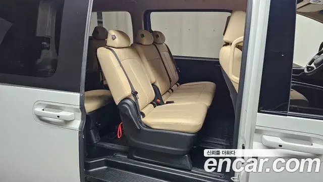 Hyundai Staria 2024 — Фото 11/20