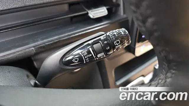 Hyundai Staria 2024 — ფოტო 8/31