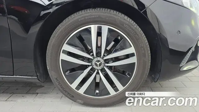 Mercedes-Benz A-Class 2021 — Şəkil 23/30
