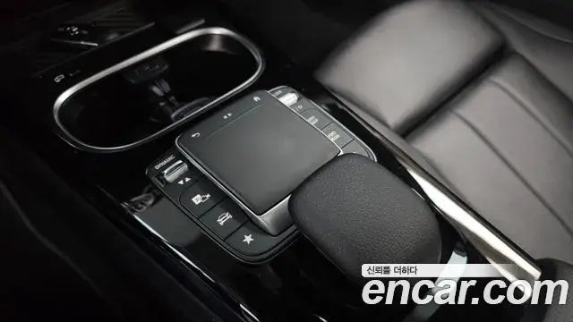 Mercedes-Benz A-Class 2021 — Şəkil 27/30