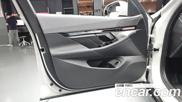 BMW 5 Series 2026 — ფოტო 14/35