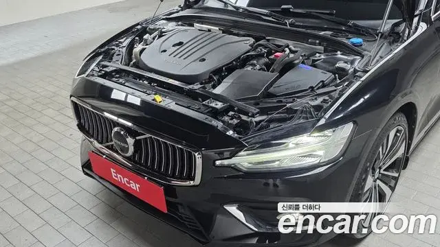 Volvo S60 2022 — Photo 21/30
