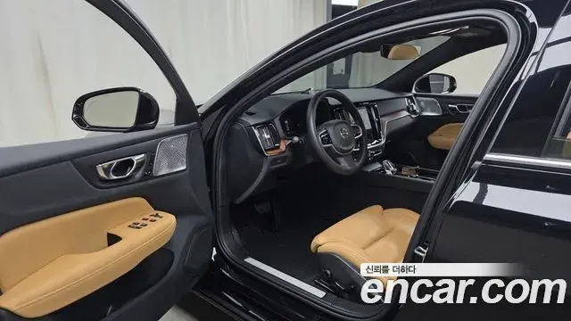 Volvo S60 2022 — Photo 22/30