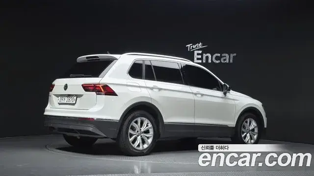 Volkswagen Tiguan 2018 — Фото 2/20