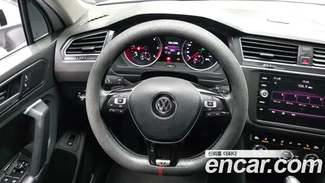 Volkswagen Tiguan 2018 — Фото 13/20
