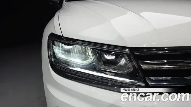 Volkswagen Tiguan 2018 — Photo 22/31