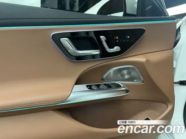 Mercedes-Benz E-Class 2026 — Photo 13/18