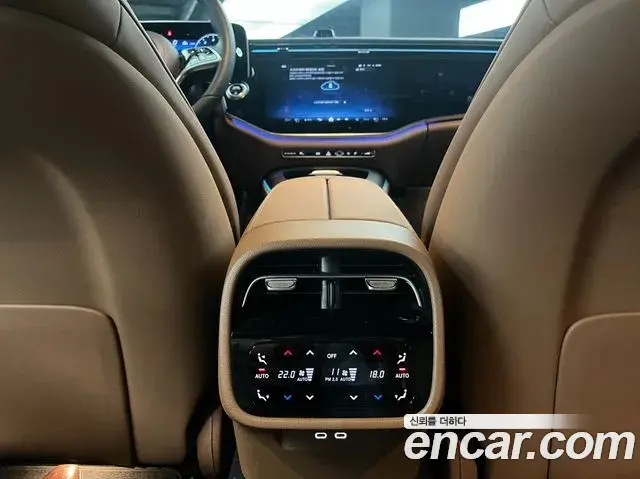 Mercedes-Benz E-Class 2026 — Photo 16/18