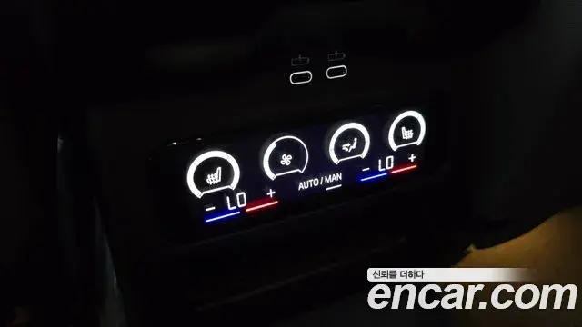BMW 5 Series 2024 — ფოტო 21/31