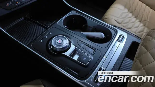 Kia Carnival 2024 — Şəkil 16/20