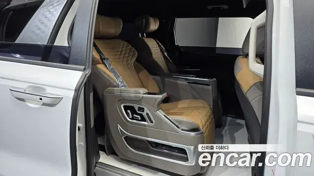 Kia Carnival 2024 — Şəkil 7/20